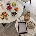 Marina East Tower 아파트 아이아 나파