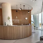 Marina East Tower 아파트