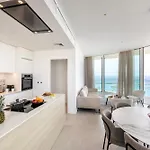 아파트 Marina East Tower